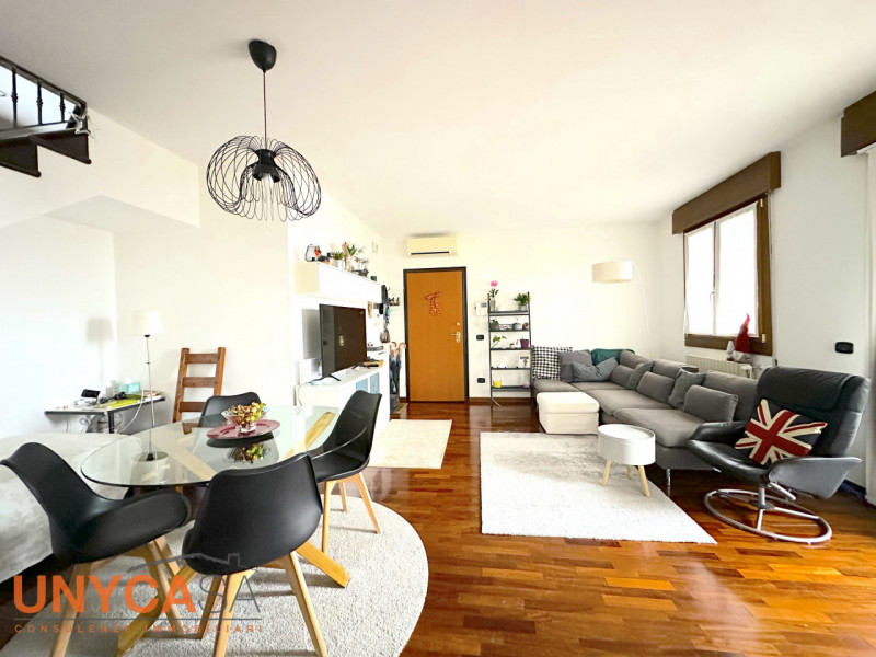 Immagine 3 di Appartamento in vendita  a Selvazzano Dentro