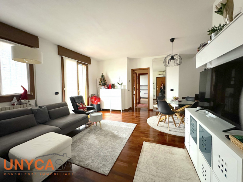 Immagine 5 di Appartamento in vendita  a Selvazzano Dentro