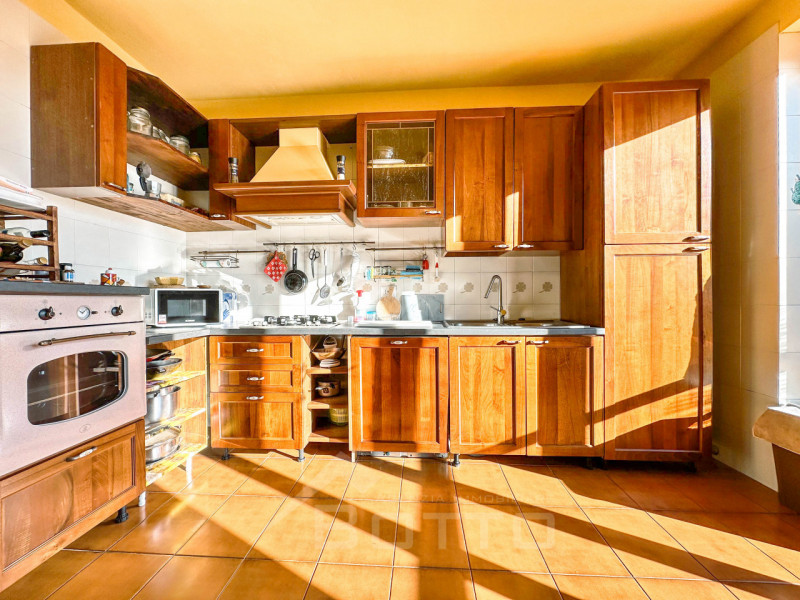 Immagine 3 di Villa in vendita  in Via Partigiani, 26 a Grignasco