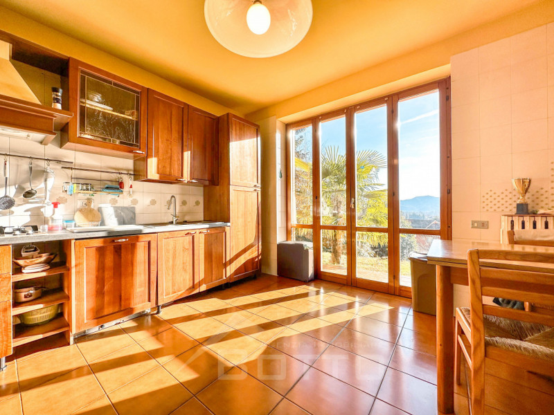 Immagine 7 di Villa in vendita  in Via Partigiani, 26 a Grignasco