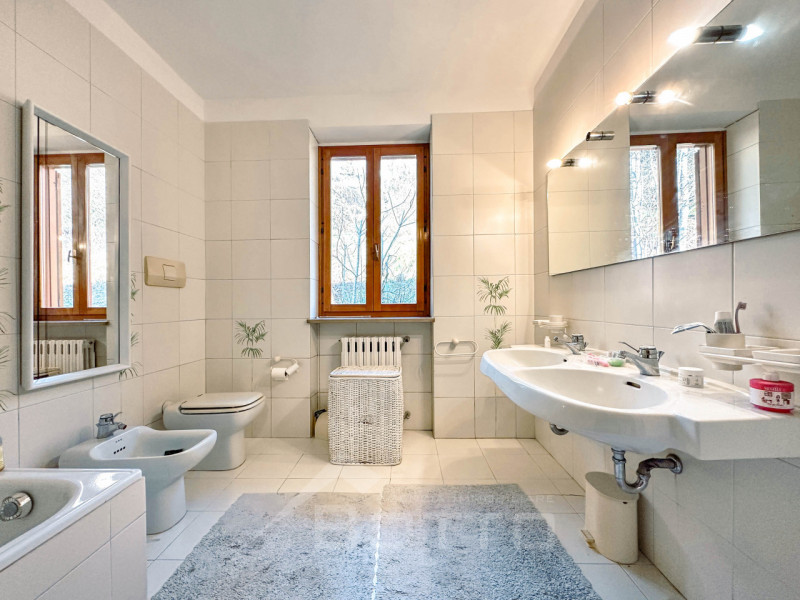 Immagine 17 di Villa in vendita  in Via Partigiani, 26 a Grignasco