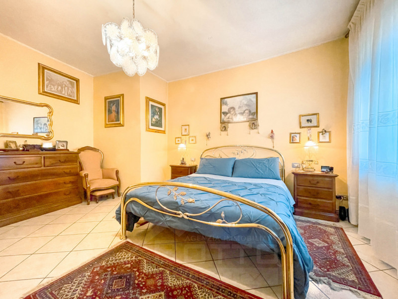 Immagine 11 di Palazzo in vendita  in piazza Manzetti 23 a Invorio