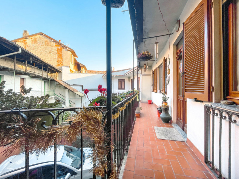 Immagine 15 di Palazzo in vendita  in piazza Manzetti 23 a Invorio