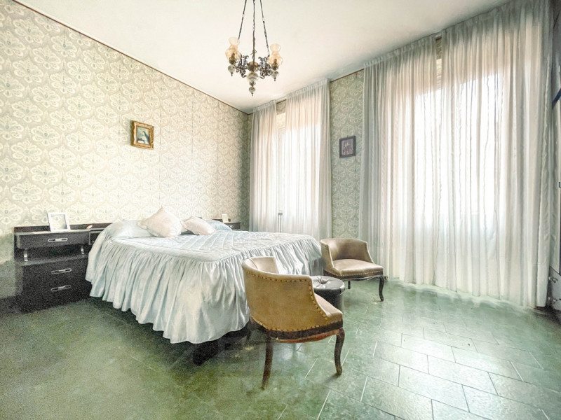 Immagine 27 di Palazzo in vendita  in piazza Manzetti 23 a Invorio