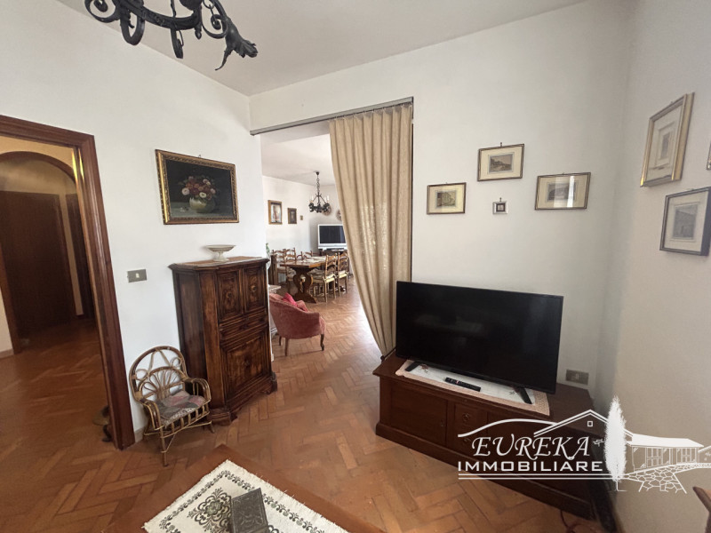 Immagine 30 di Villa in vendita  in san venanzo a San Venanzo