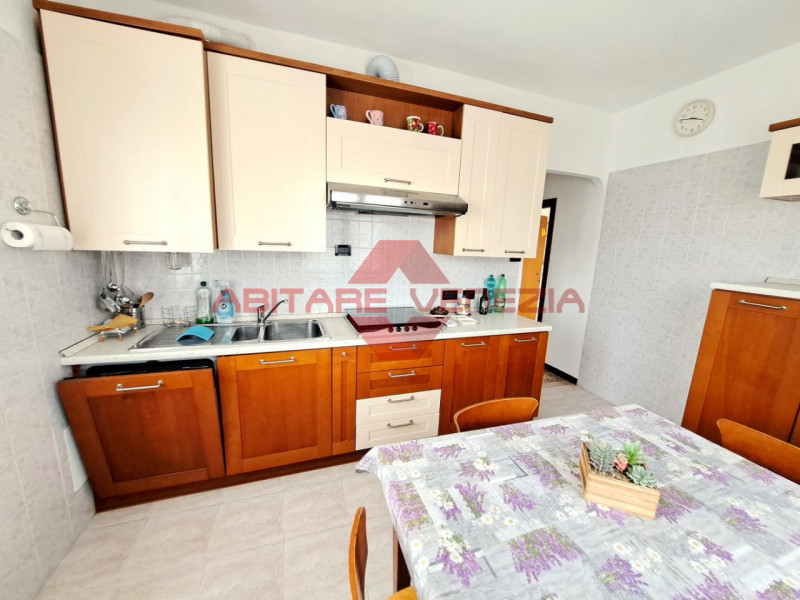 Immagine 15 di Appartamento in vendita  in Riviera San Nicolò 20 a Venezia