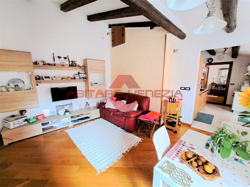 Immagine 3 di Appartamento in vendita  in castello 4196 a Venezia