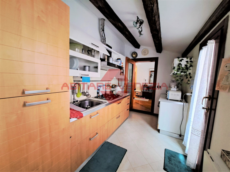 Immagine 9 di Appartamento in vendita  in castello 4196 a Venezia