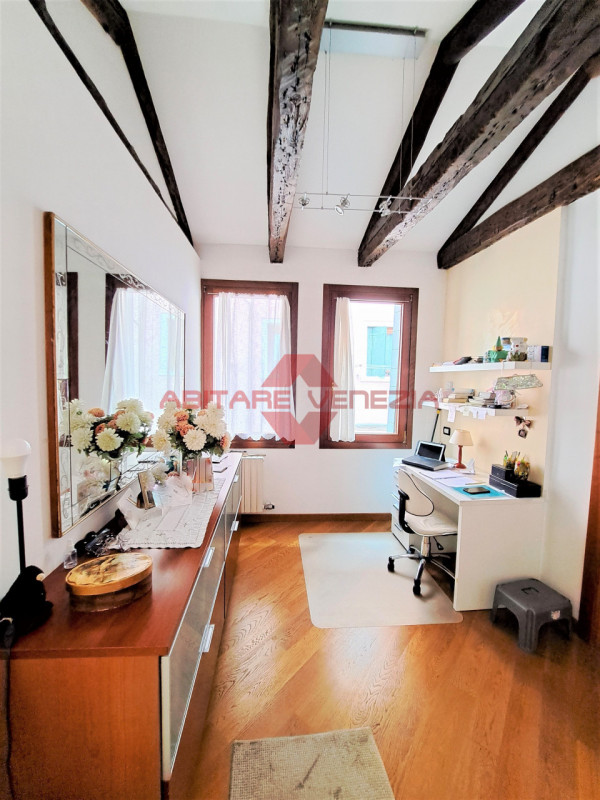 Immagine 13 di Appartamento in vendita  in castello 4196 a Venezia