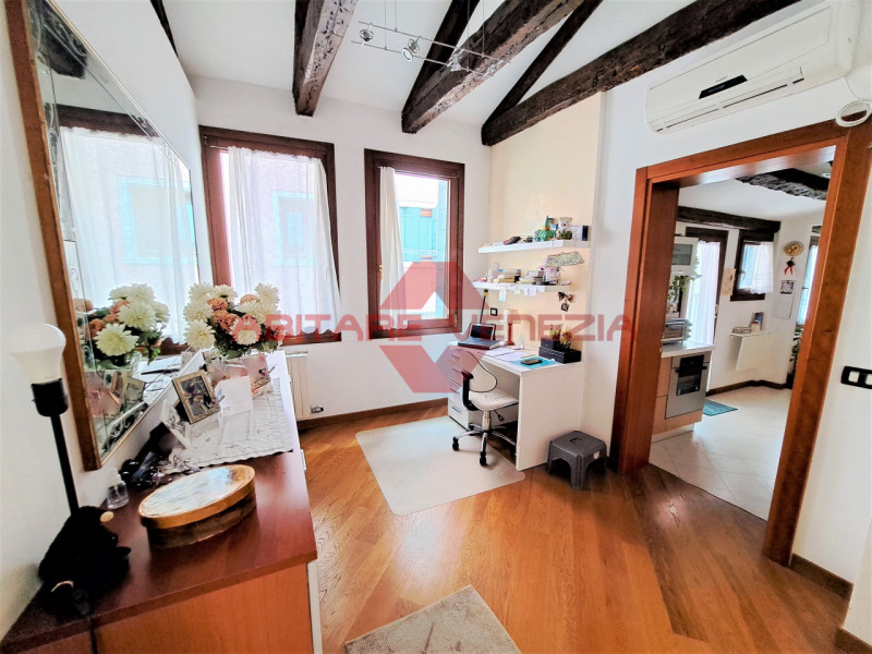 Immagine 14 di Appartamento in vendita  in castello 4196 a Venezia