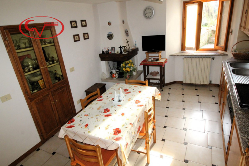 Immagine 2 di Villetta a schiera in vendita  in Setteponti a Terranuova Bracciolini