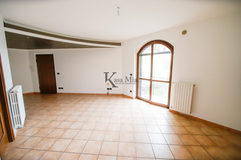 Immagine 4 di Appartamento in vendita  in via giovanni  faldella 68 a Crescentino