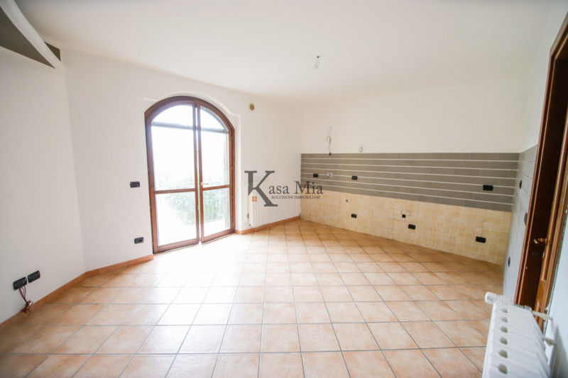 Immagine 5 di Appartamento in vendita  in via giovanni  faldella 68 a Crescentino