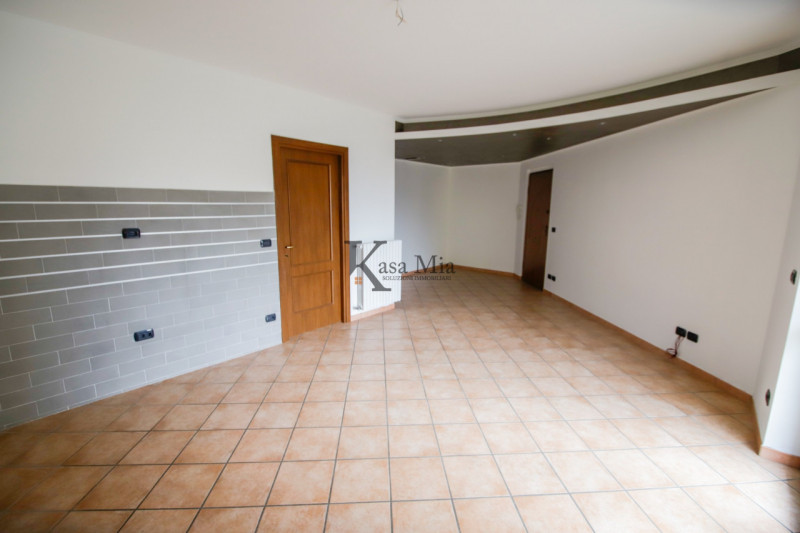 Immagine 7 di Appartamento in vendita  in via giovanni  faldella 68 a Crescentino