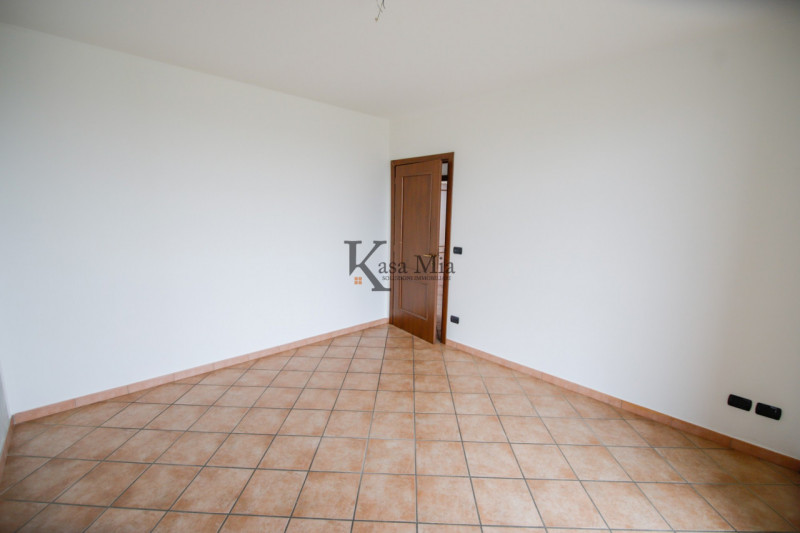 Immagine 10 di Appartamento in vendita  in via giovanni  faldella 68 a Crescentino