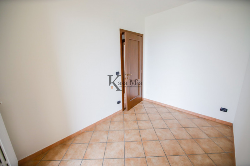 Immagine 12 di Appartamento in vendita  in via giovanni  faldella 68 a Crescentino