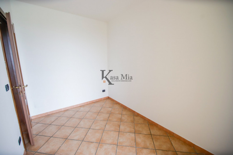 Immagine 13 di Appartamento in vendita  in via giovanni  faldella 68 a Crescentino