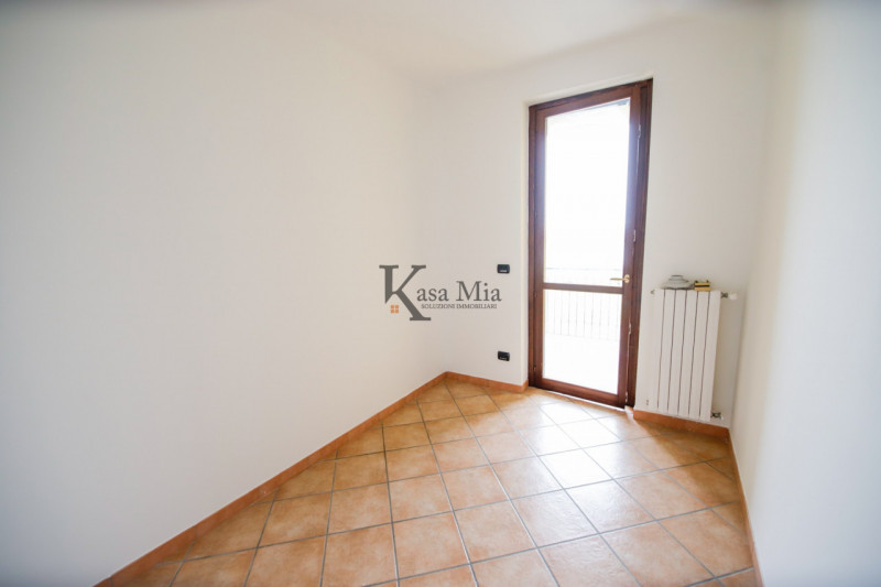 Immagine 15 di Appartamento in vendita  in via giovanni  faldella 68 a Crescentino