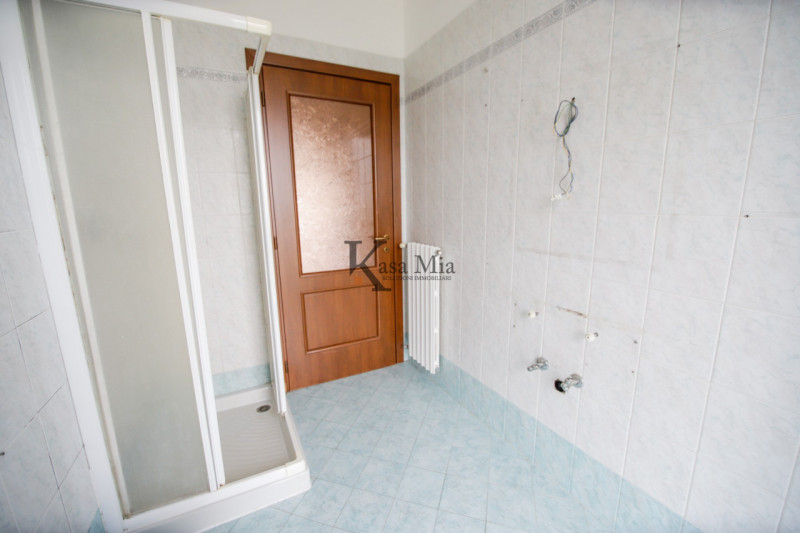 Immagine 20 di Appartamento in vendita  in via giovanni  faldella 68 a Crescentino