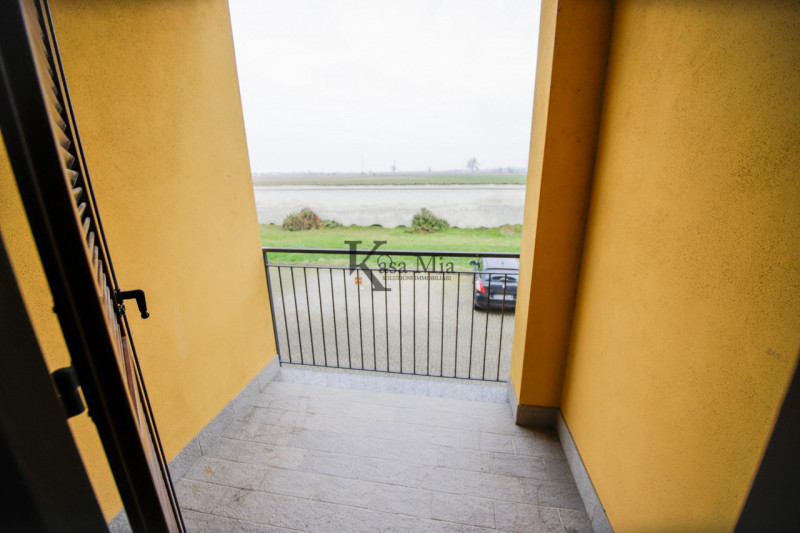 Immagine 25 di Appartamento in vendita  in via giovanni  faldella 68 a Crescentino