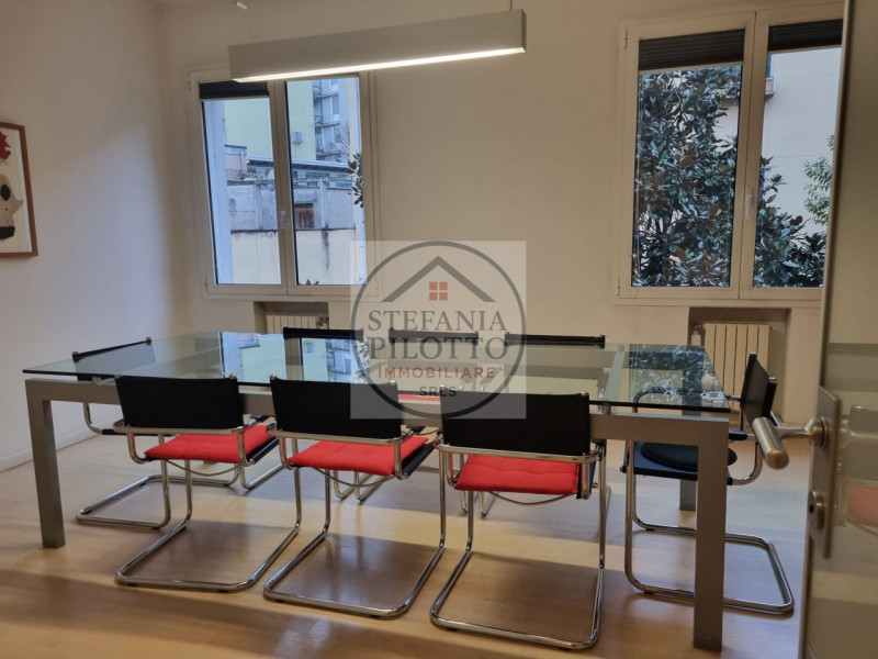 Immagine 1 di Ufficio in vendita  in Via Tommaseo a Padova