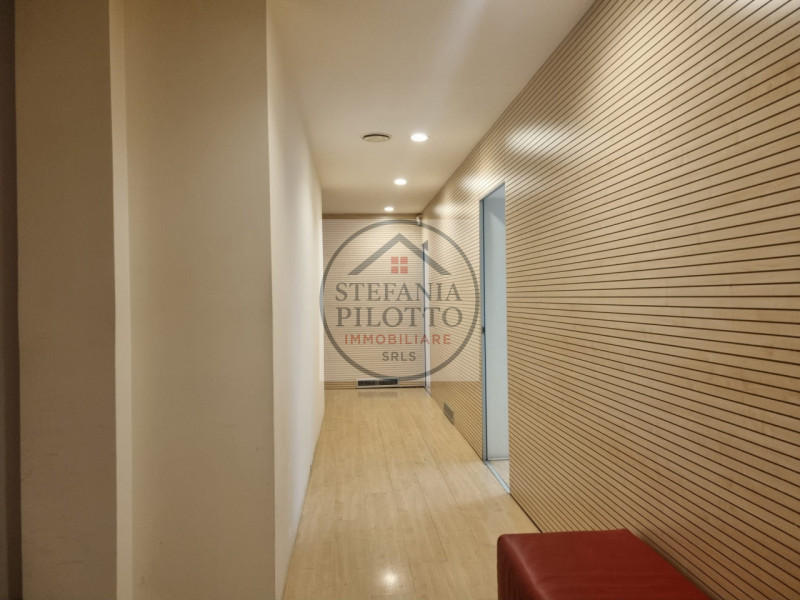 Immagine 3 di Ufficio in vendita  in Via Tommaseo a Padova