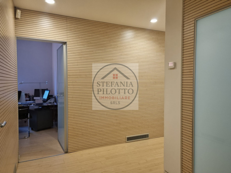 Immagine 11 di Ufficio in vendita  in Via Tommaseo a Padova