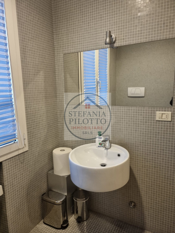 Immagine 16 di Ufficio in vendita  in Via Tommaseo a Padova