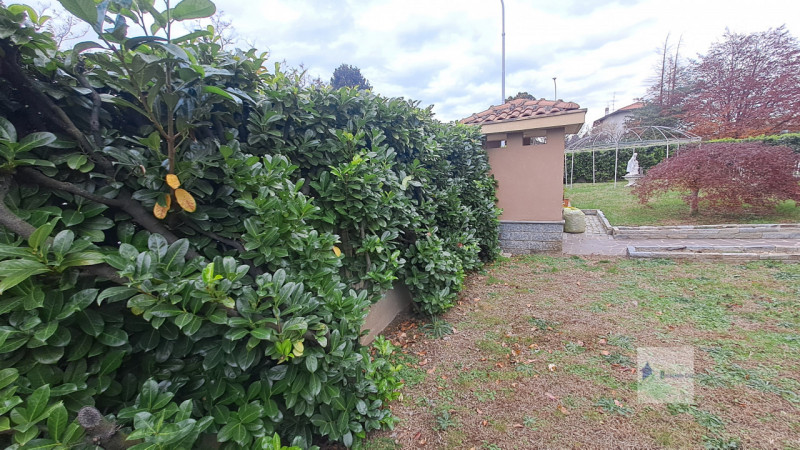 Immagine 4 di Casa bifamiliare in vendita  in via marche a Castano Primo