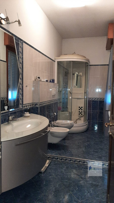 Immagine 12 di Casa bifamiliare in vendita  in via marche a Castano Primo