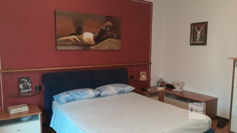 Immagine 15 di Casa bifamiliare in vendita  in via marche a Castano Primo