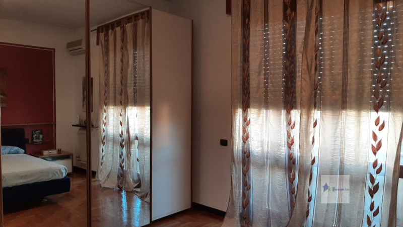 Immagine 16 di Casa bifamiliare in vendita  in via marche a Castano Primo