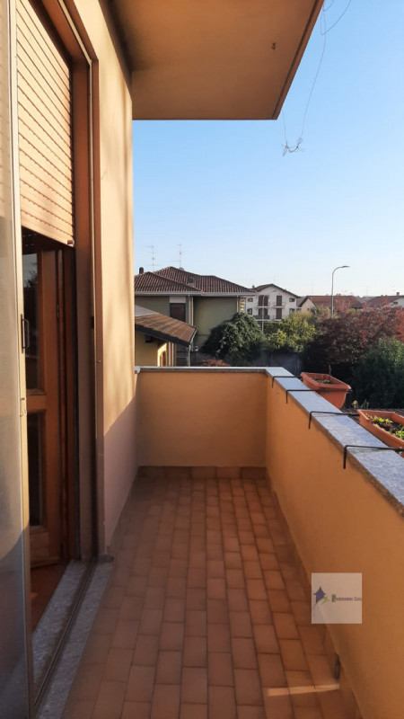 Immagine 20 di Casa bifamiliare in vendita  in via marche a Castano Primo