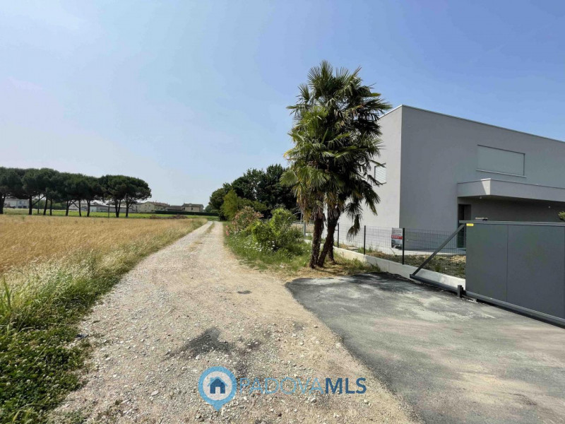 Immagine 19 di Casa bifamiliare in vendita  in via ugo foscolo a Selvazzano Dentro