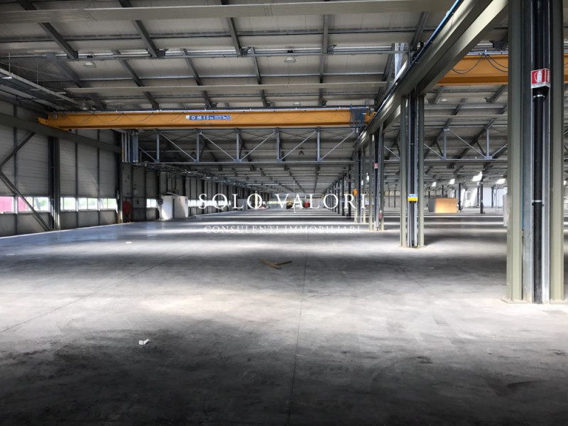Immagine 2 di Capannone industriale in affitto  a Portogruaro