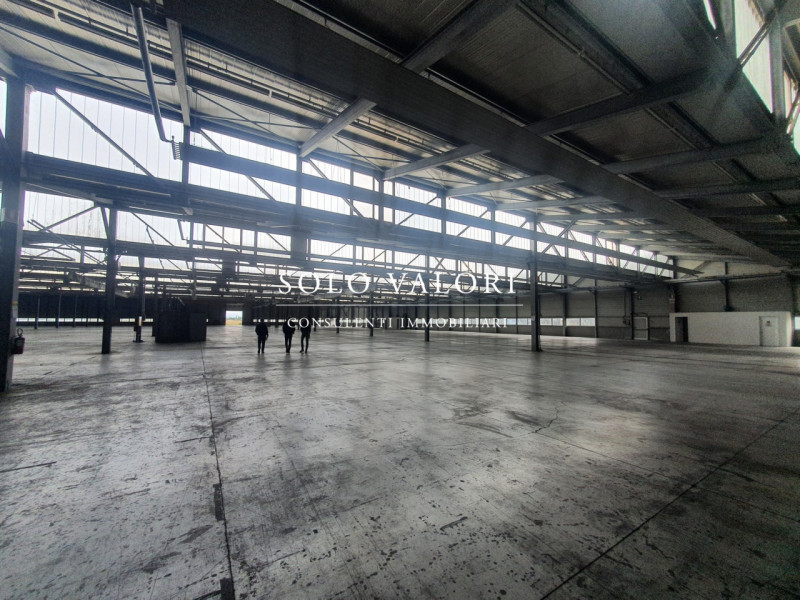 Immagine 4 di Capannone industriale in affitto  a Portogruaro