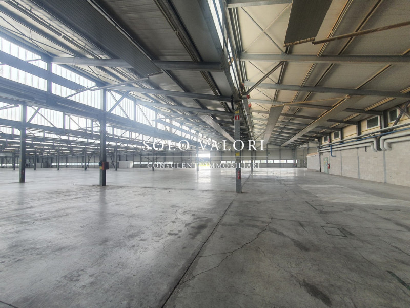 Immagine 5 di Capannone industriale in affitto  a Portogruaro