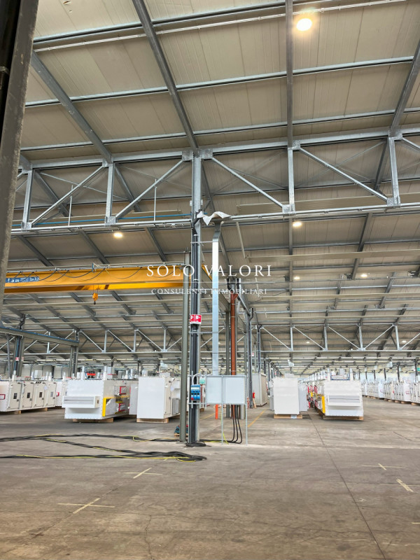Immagine 7 di Capannone industriale in affitto  a Portogruaro