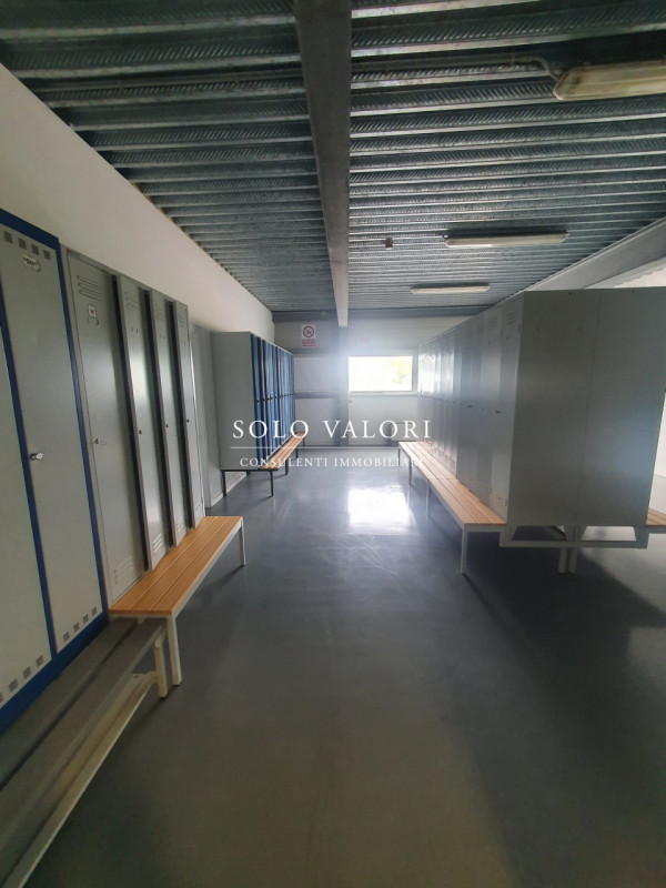 Immagine 7 di Capannone industriale in affitto  a Roncade