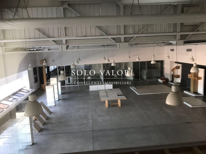 Immagine 19 di Capannone industriale in affitto  a Roncade