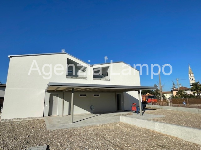 Immagine 3 di Casa bifamiliare in vendita  in Via Vittoria a Cessalto