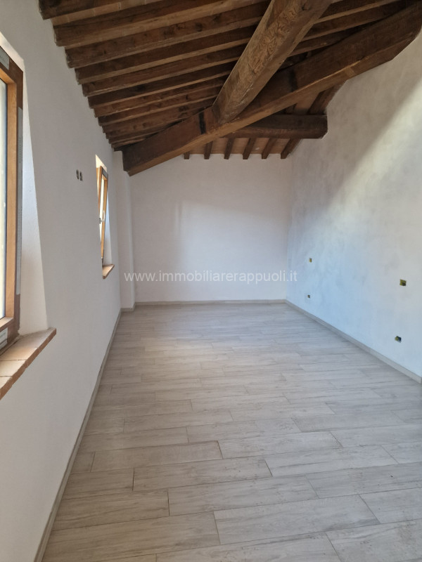 Immagine 1 di Casa indipendente in vendita  a Sinalunga