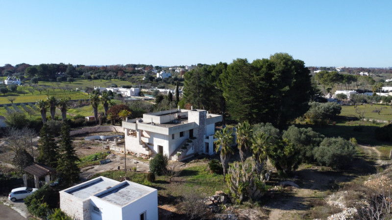 Immagine 1 di Hotel in vendita  in contrada tanzarella a Cisternino