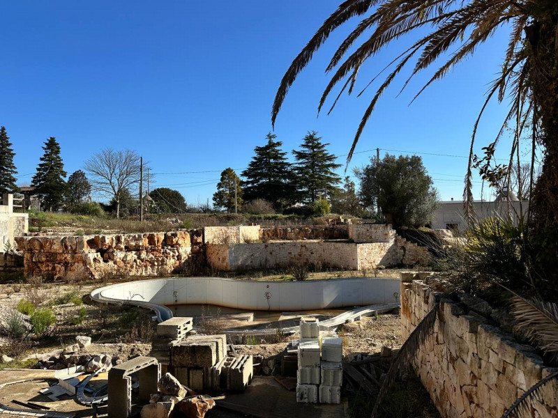 Immagine 10 di Hotel in vendita  in contrada tanzarella a Cisternino