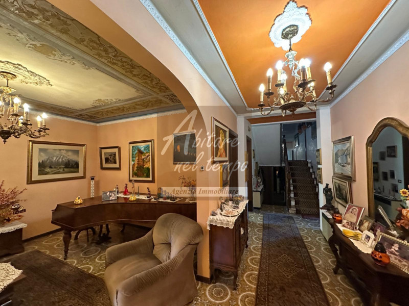 Immagine 4 di Palazzo in vendita  in VIALE DELLA STAZIONE a Cittadella