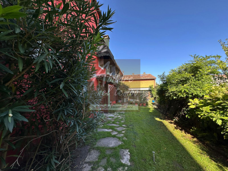 Immagine 15 di Palazzo in vendita  in VIALE DELLA STAZIONE a Cittadella