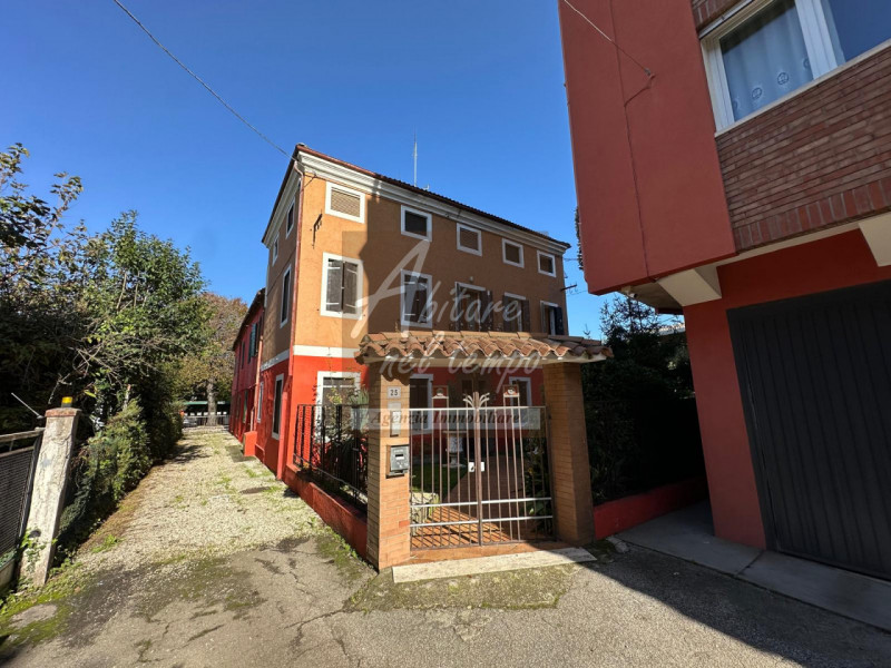 Immagine 16 di Palazzo in vendita  in VIALE DELLA STAZIONE a Cittadella