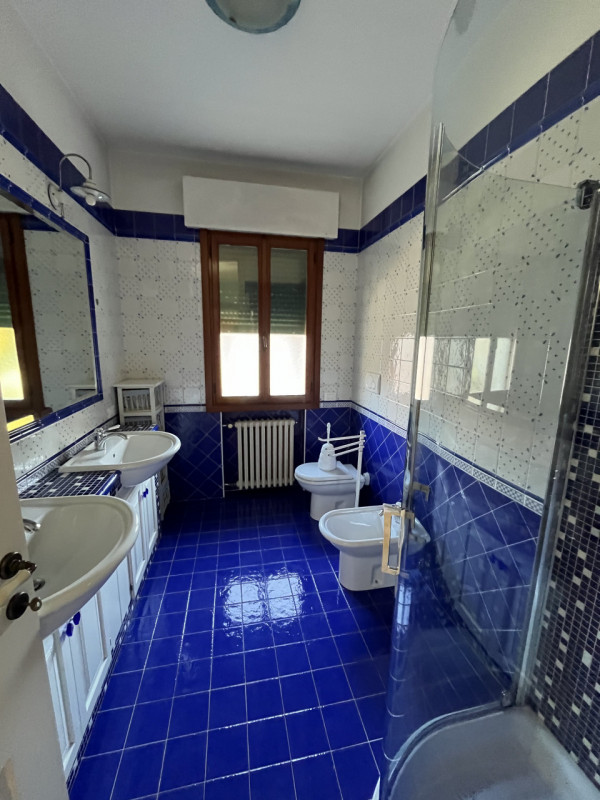 Immagine 11 di Villa in affitto  in Via Padova a Mirano