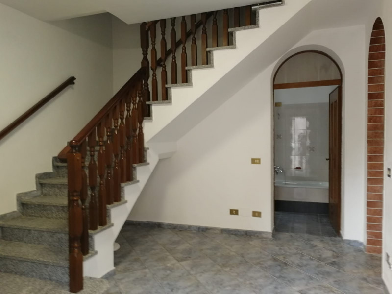 Immagine 3 di Casa bifamiliare in affitto  a Rovigo