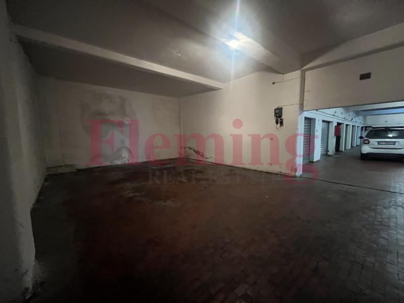 Immagine 2 di Garage in affitto  in Piazza Stefano Jacini a Roma